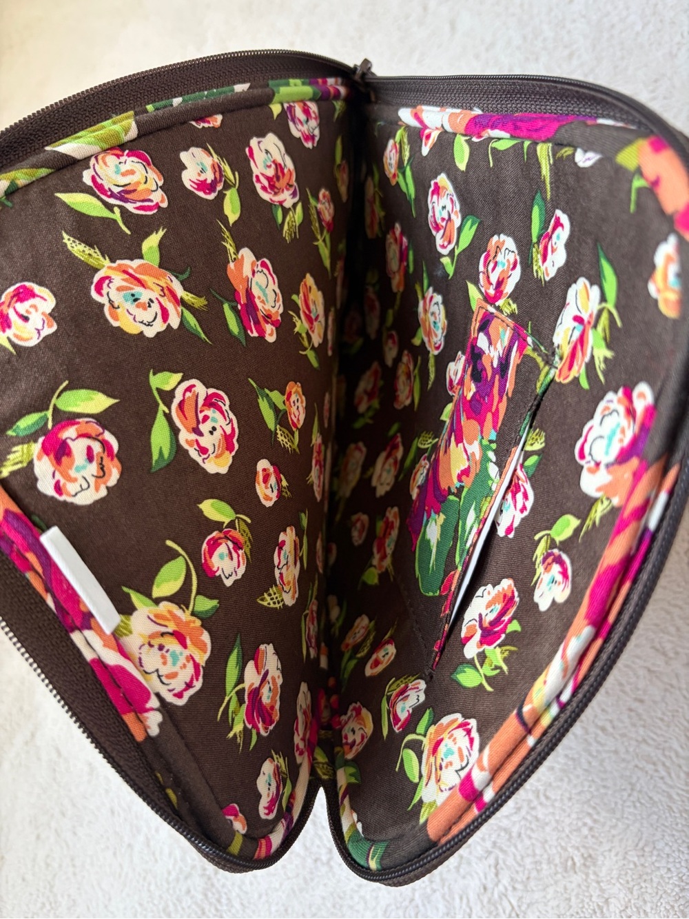 Like New Vera Bradley Retired English Rose Quilted Tablet Sleeve - Picture 3 of 9